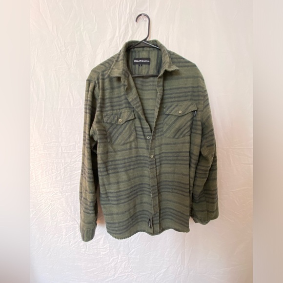 Button up shirt - Picture 1 of 3